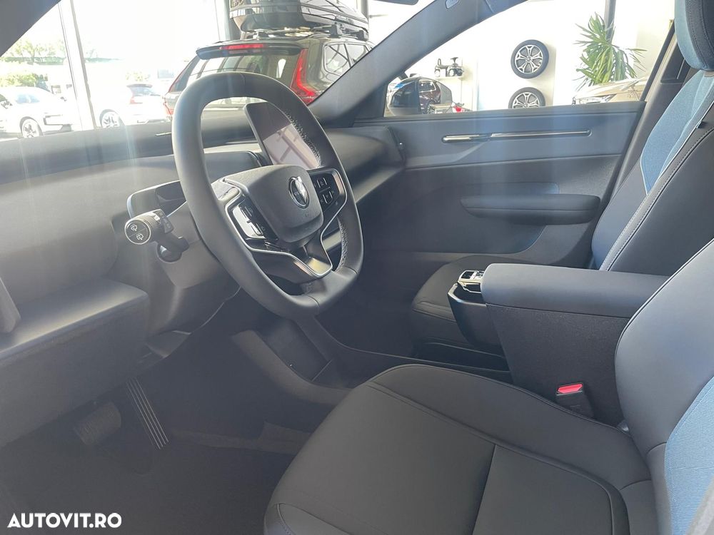 Volvo EX30 Single Motor RWD Plus - 10