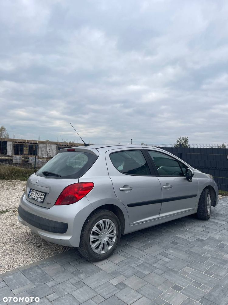 Peugeot 207 2008 photo 3