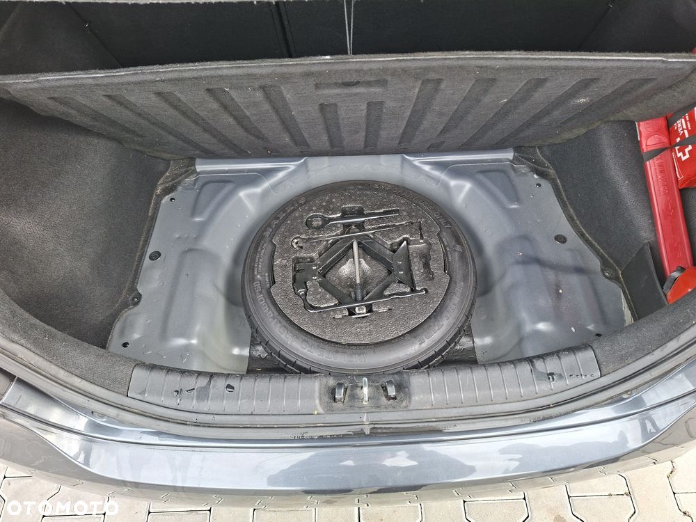 Kia Ceed - 12