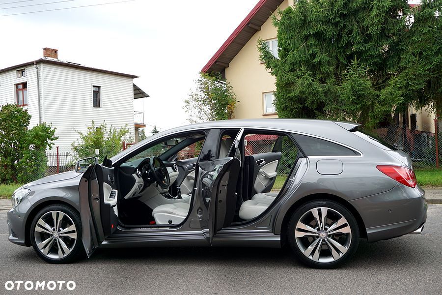 Mercedes-Benz CLA 180 Peak Edition - 21