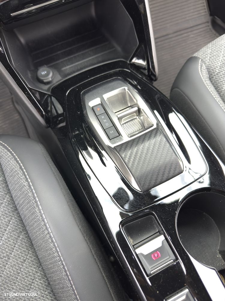 Peugeot 2008 1.2 PureTech Allure EAT8 - 10