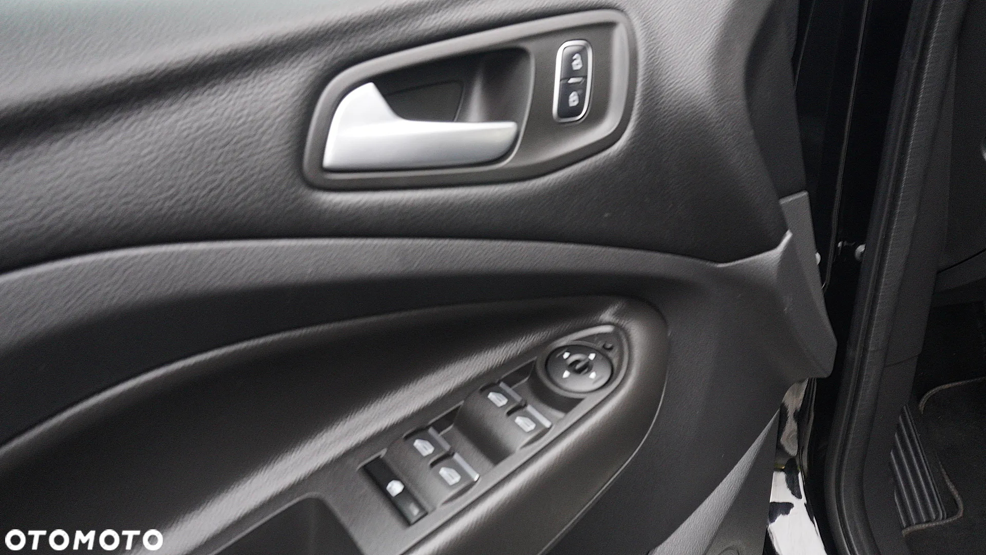 Ford Kuga 1.5 EcoBoost FWD ST-Line ASS - 35