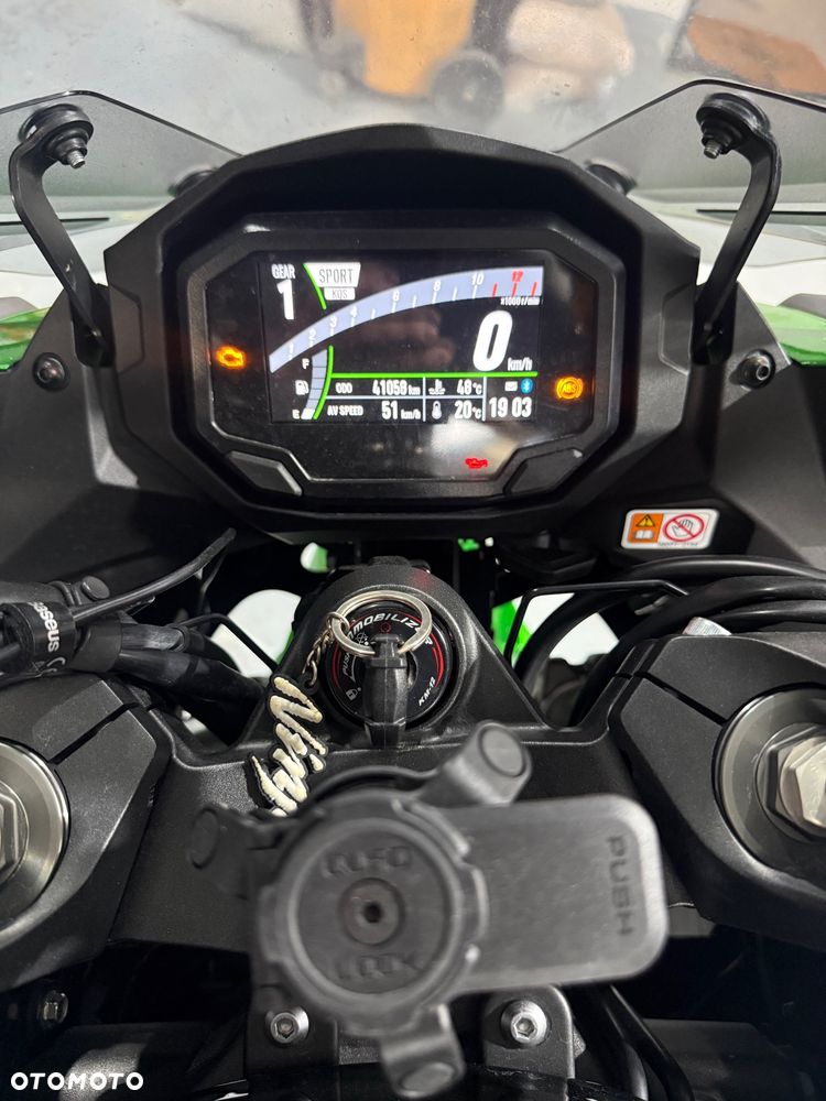 Kawasaki Ninja 1000 SX - 8