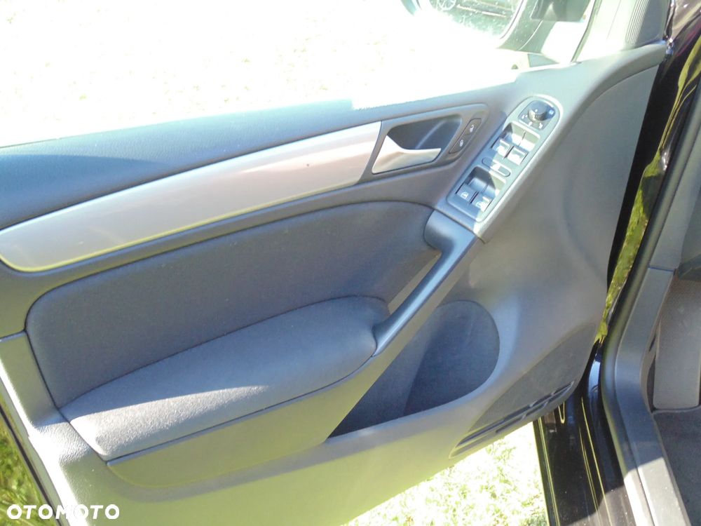Volkswagen Golf 1.6 TDI DPF BlueMotion Technology Comfortline - 16