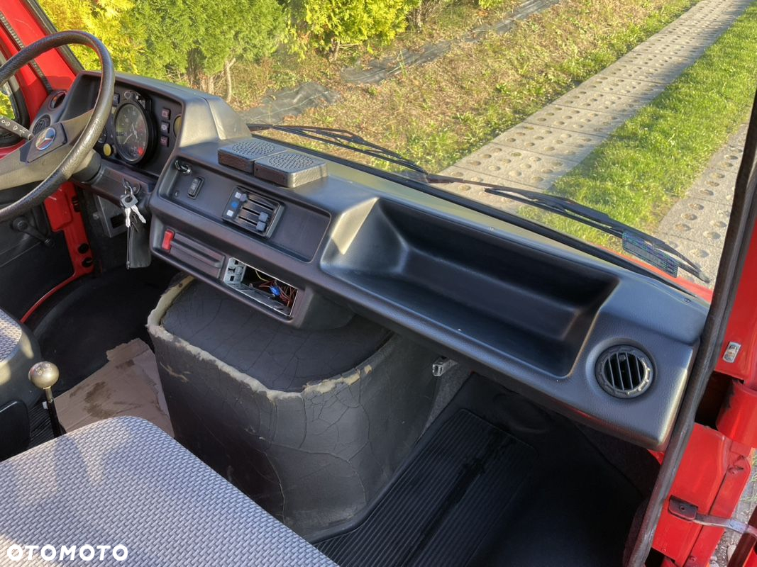 Mercedes-Benz 309D - 16