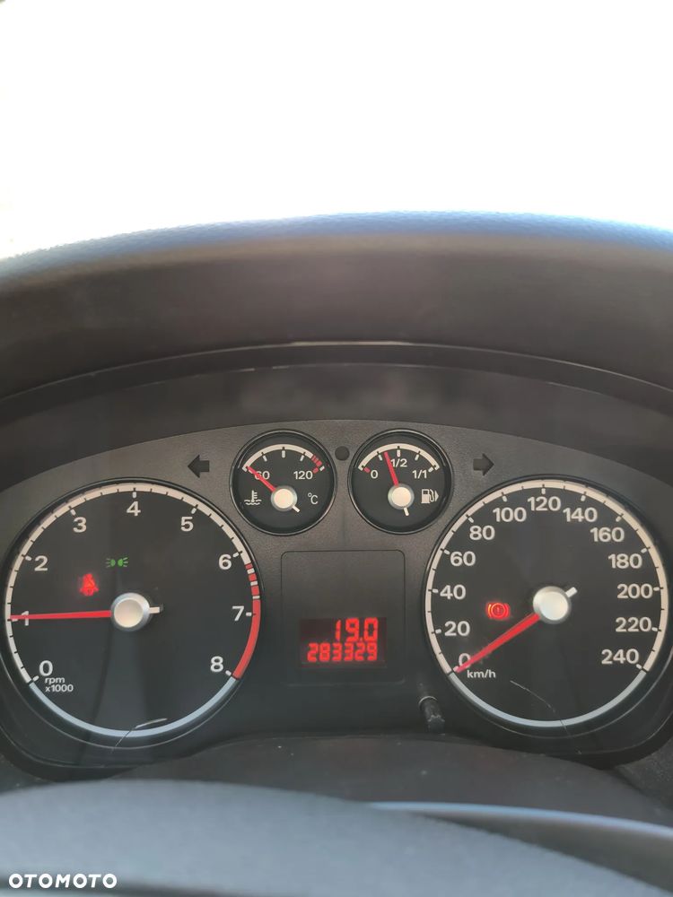 Ford Focus 1.6 Trend EU5 - 14
