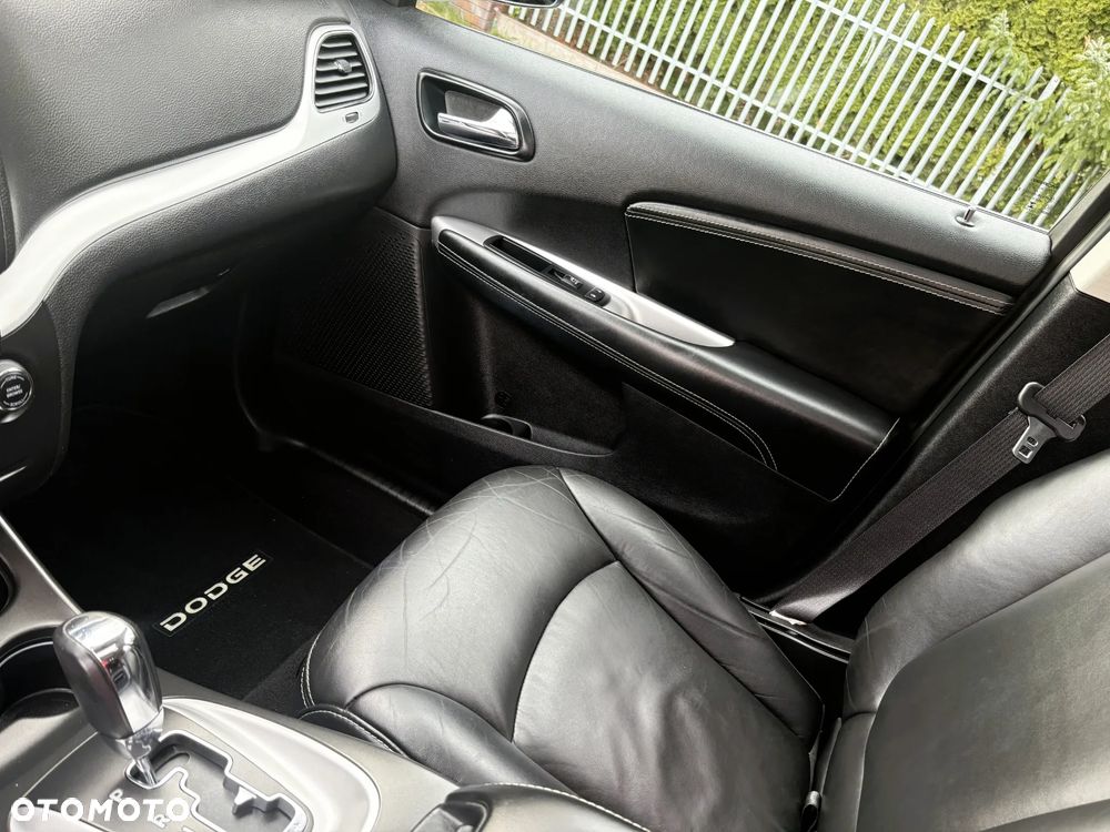 Dodge Journey ver-2-7-v6-r-t - 15