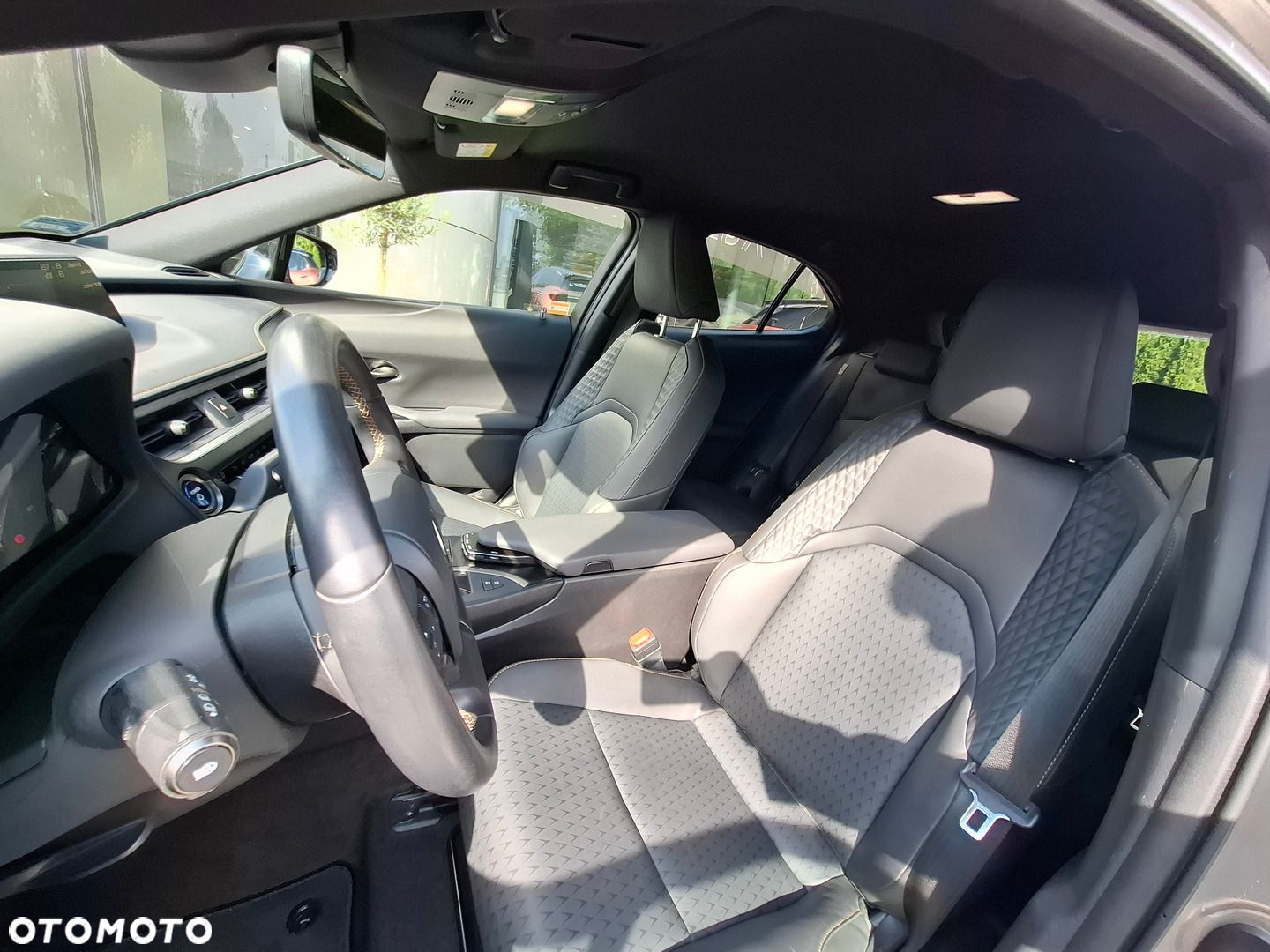 Lexus UX - 11