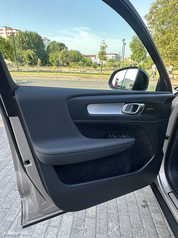 Volvo XC 40 1.5 T2 Plus Dark Auto - 21