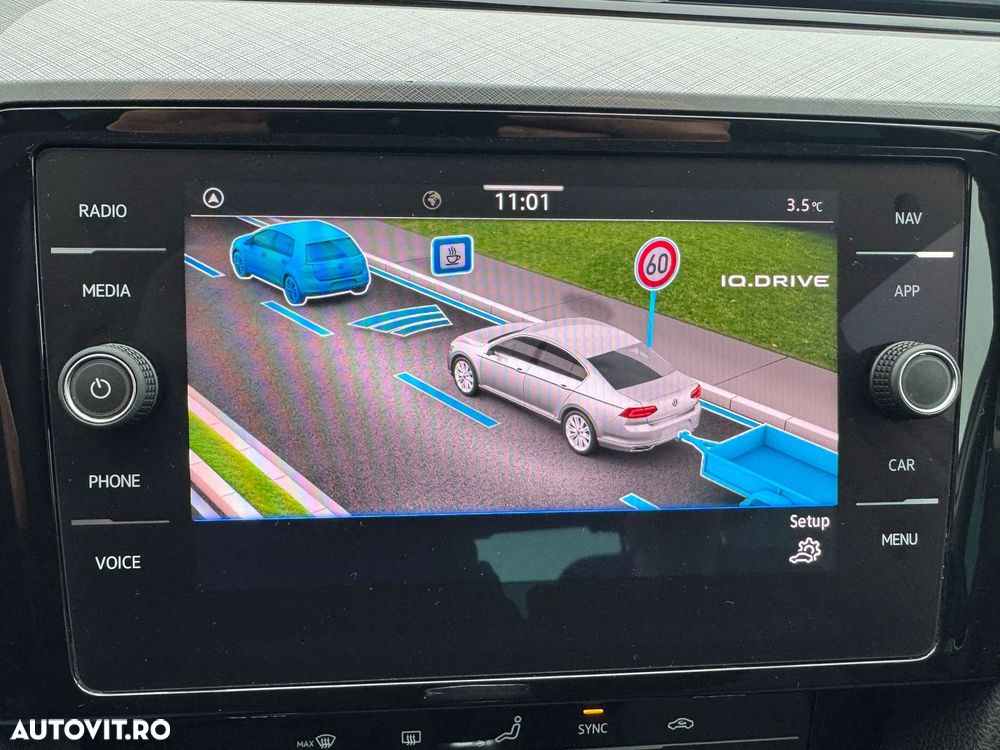 Volkswagen Passat - 12