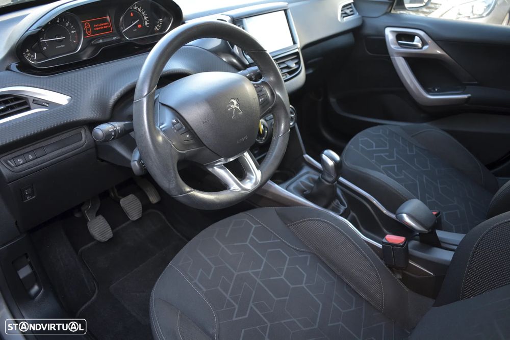 Peugeot 2008 1.2 PureTech Style - 4