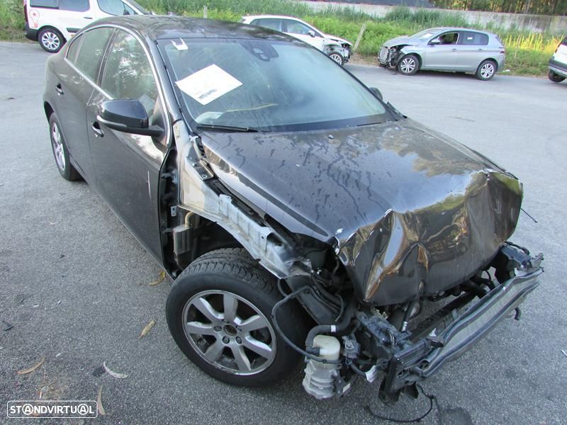 Volvo S60 2.0 D3 (136cv) de 2014 - Peças Usadas (6024) - 1