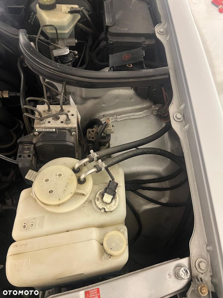 Mercedes-Benz Klasa E 200 Elegance - 16