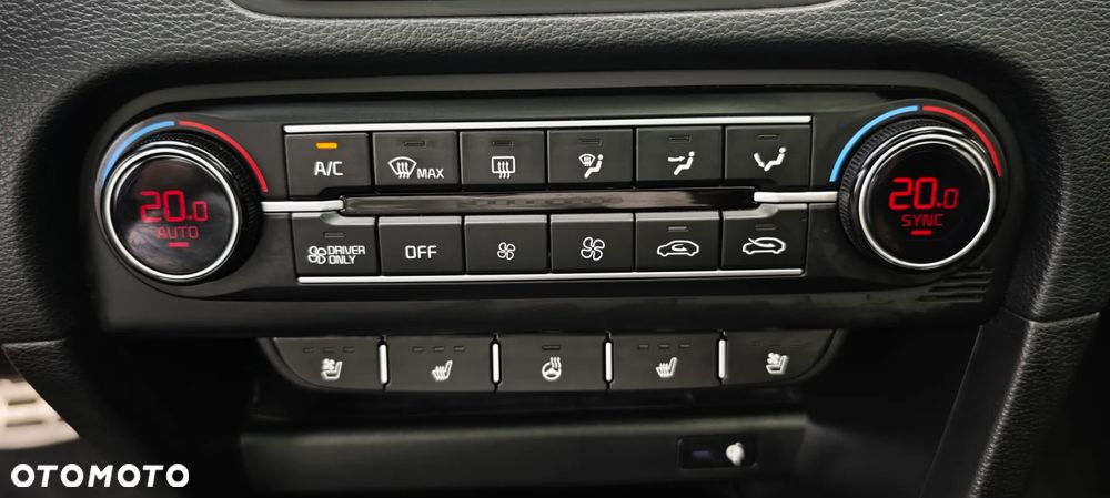 Kia Ceed 1.6 GDI DCT OPF Platinum Edition - 19