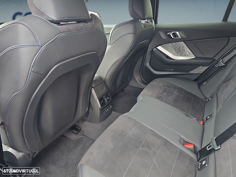 BMW 118 d Pack Desportivo M - 21