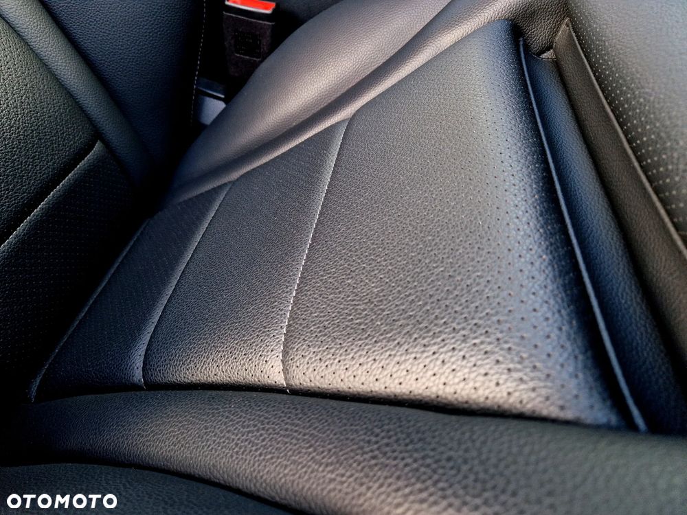 Mercedes-Benz GLC - 23