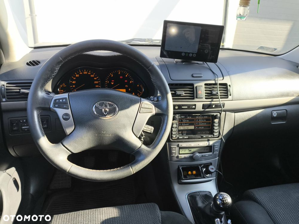 Toyota Avensis 2.2 D-CAT Travel - 4