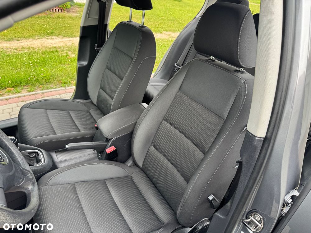Volkswagen Golf - 32