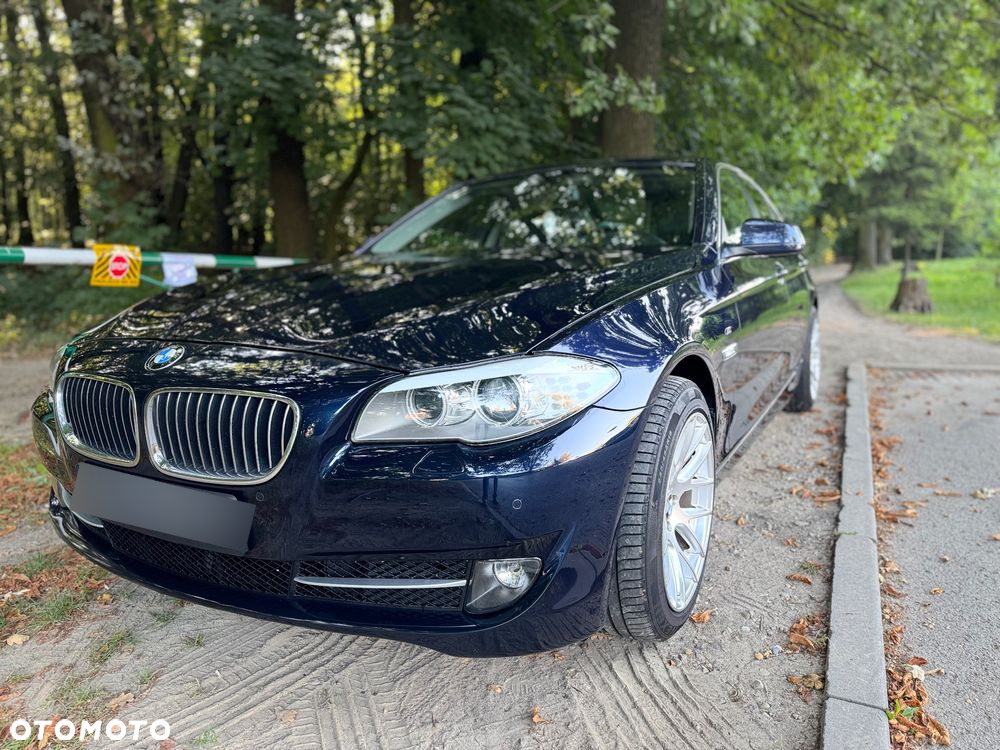 BMW Seria 5 520d - 32