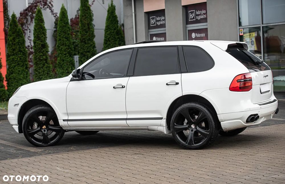 Porsche Cayenne - 10