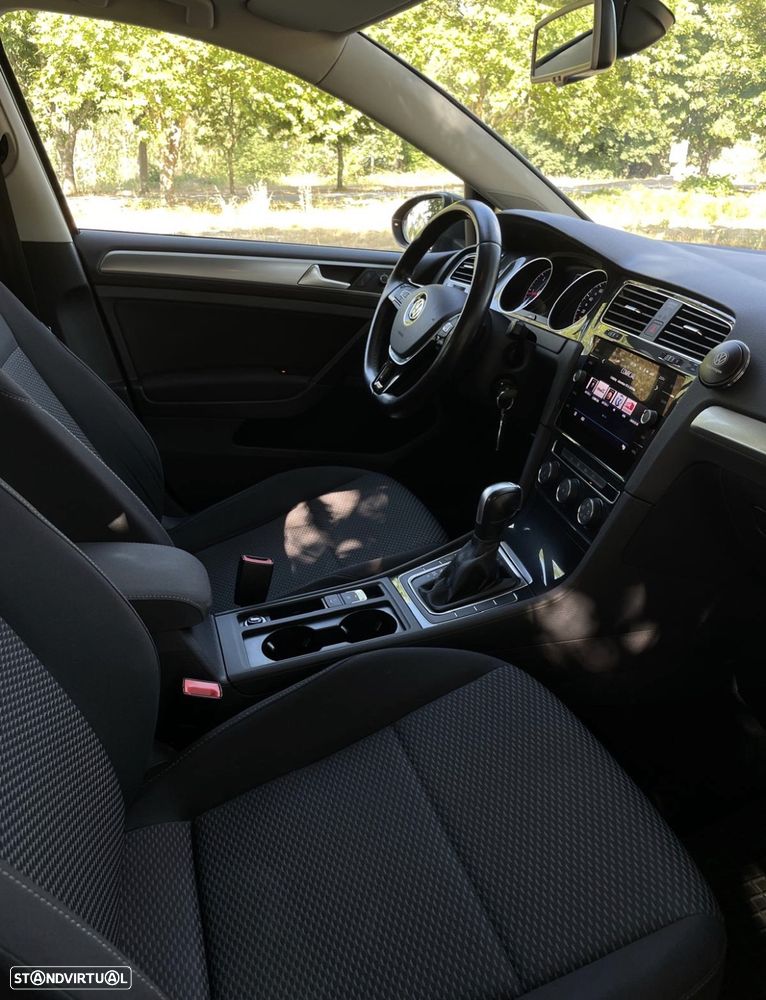 VW Golf 1.6 TDI Confortline DSG - 12