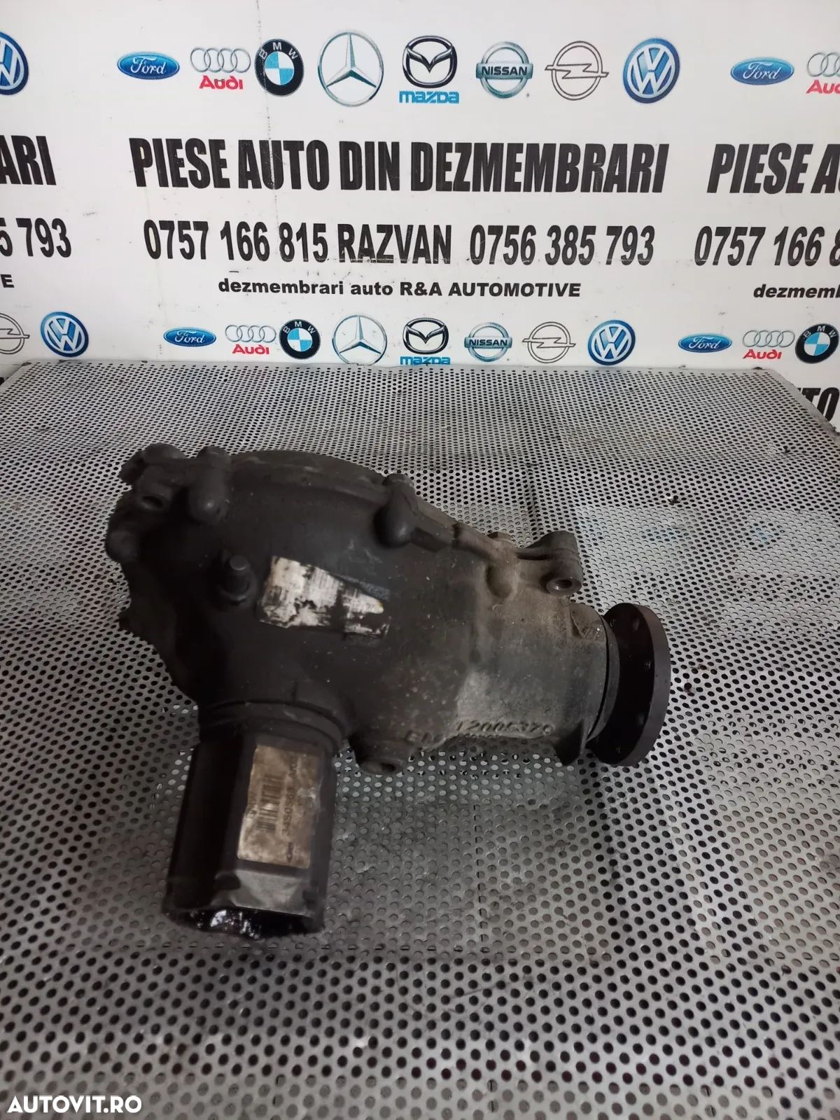 Grup Diferential Fata Bmw X3 E83 LCI Raport 3.07 Cod 7526252 7545612 7553909 Dezmembrez Bmw X3 E83 LCI Facelift 2.0 D Manual N47 177 Cai 4x4 Volan Stanga - Dezmembrari Arad - 1