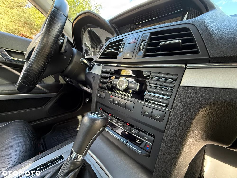 Mercedes-Benz Klasa E 350 CDI BlueEff - 27