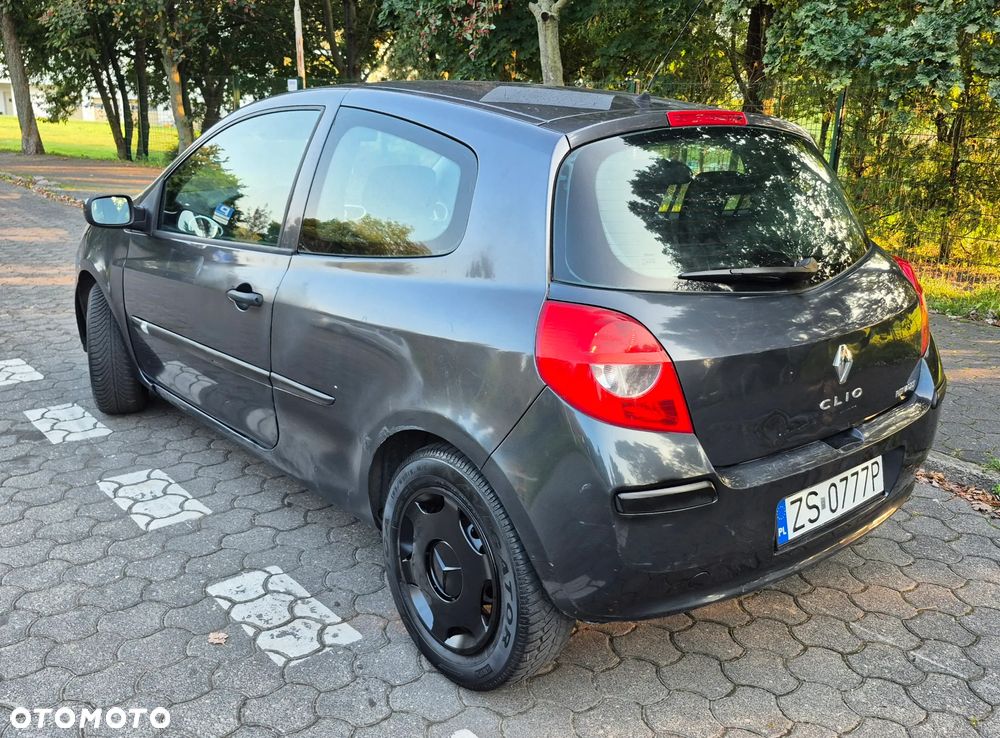 Renault Clio 1.2 16V Authentique - 5
