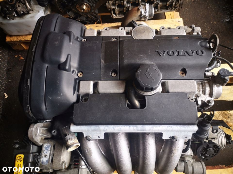 SILNIK SŁUPEK Z FAZATOREM VOLVO 99-04 B4184S2 - 4