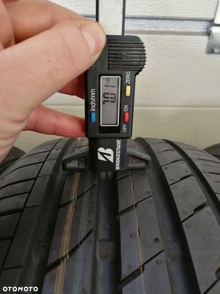 Opony letnie 205/50 R 17 Nexen NFera SU1 - 4