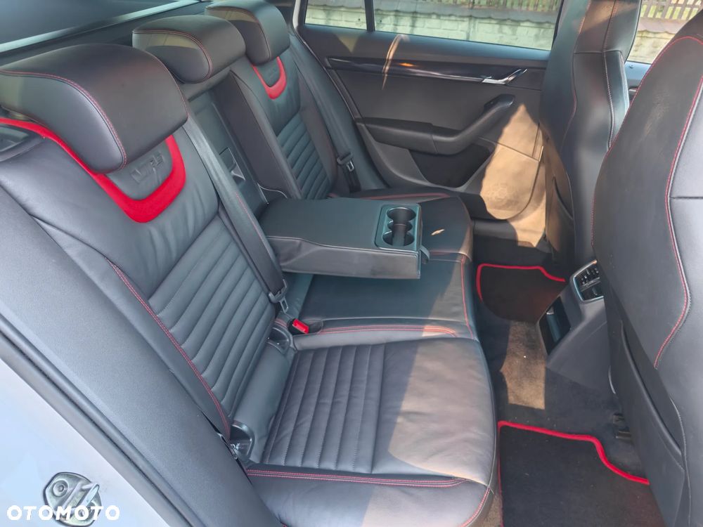 Skoda Octavia 2.0 TDI RS Challenge DSG - 21