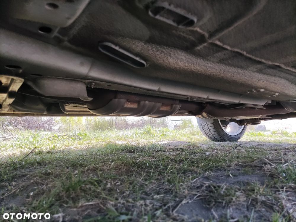 Ford Kuga 2.0 TDCi 2x4 Titanium - 9