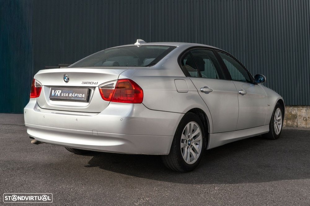 BMW 320 d EfficientDynamics - 23