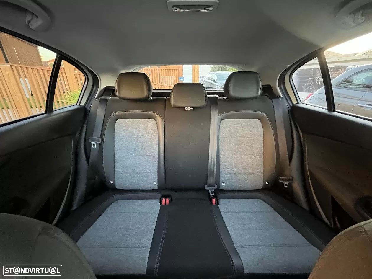 Fiat Tipo Cross 1.0 GSE T3 City - 36