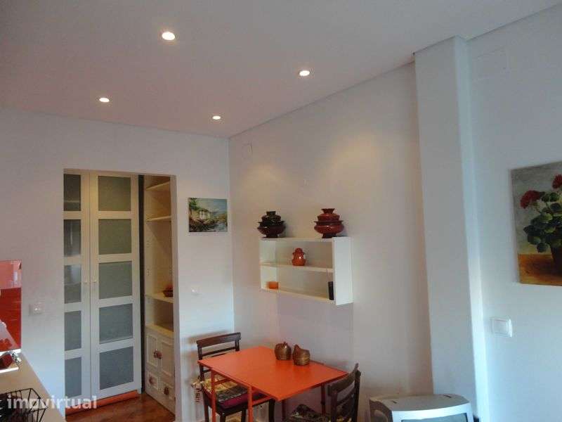 Apartamento Em Alvalade - Apartamento pequeno para Uma Pessoa - Grande imagem: 2/7