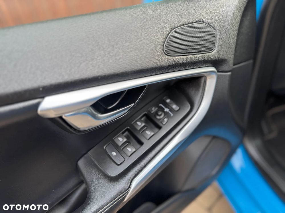 Volvo V40 D4 Drive-E R-Design Summum - 14