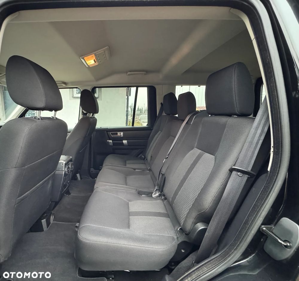 Land Rover Discovery 3.0D V6 S - 26