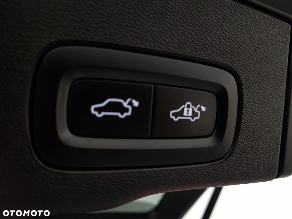 Volvo XC 60 D4 Geartronic RDesign - 35