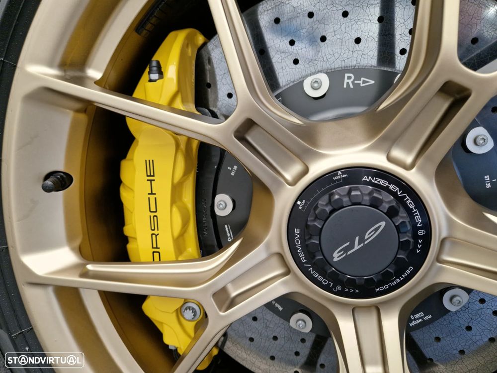 Porsche 911 (992) GT3 PDK - 11