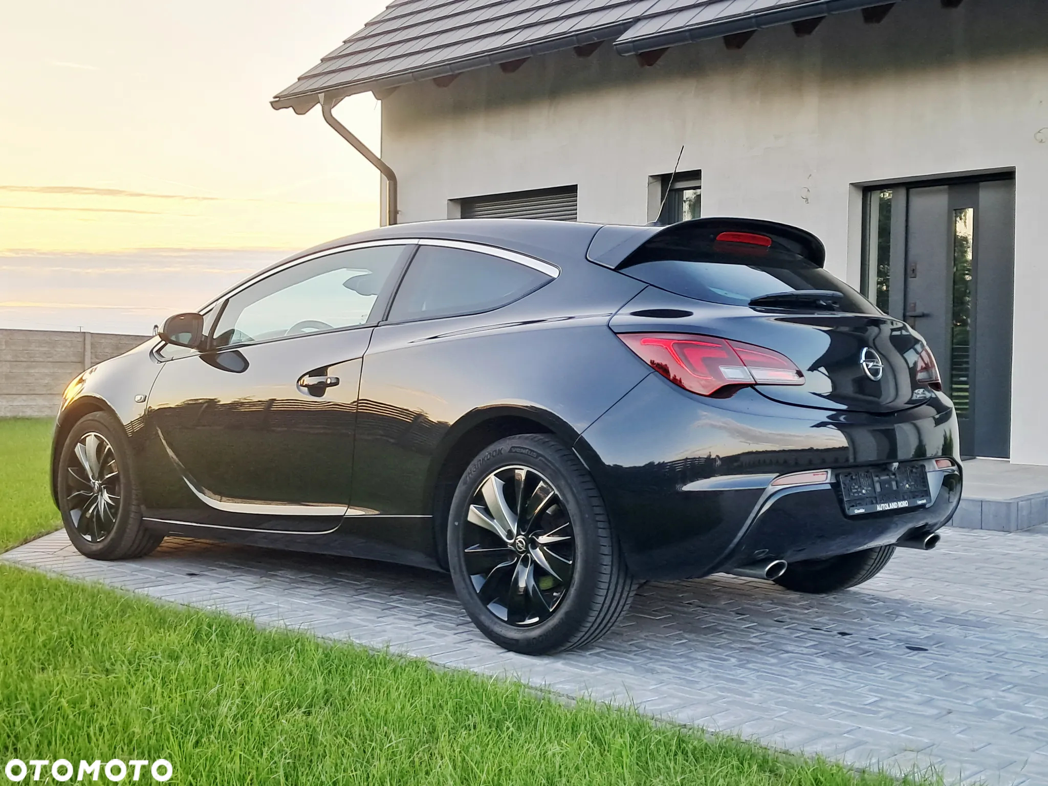 Opel Astra IV GTC 2.0 CDTI Bi-Turbo S&S - 10