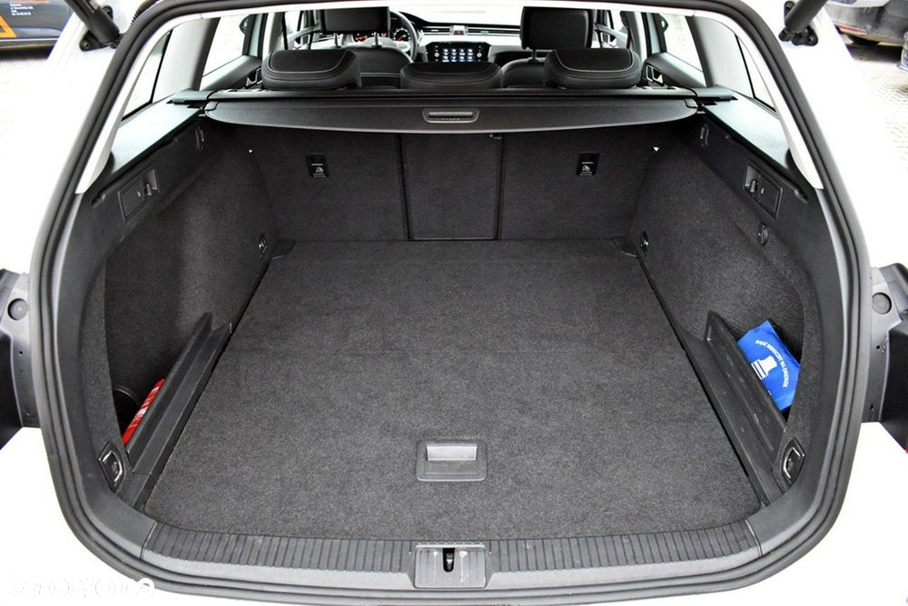 Volkswagen Passat - 29