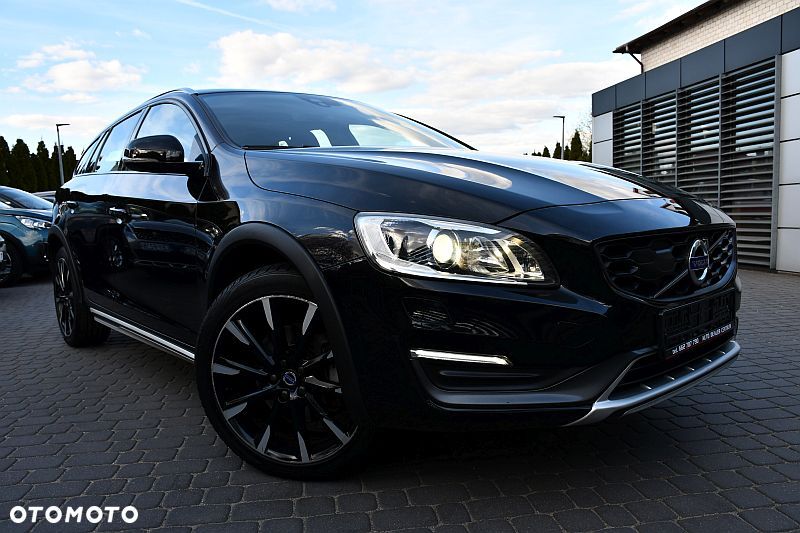 Volvo V60 Cross Country D4 Geartronic Summum - 1