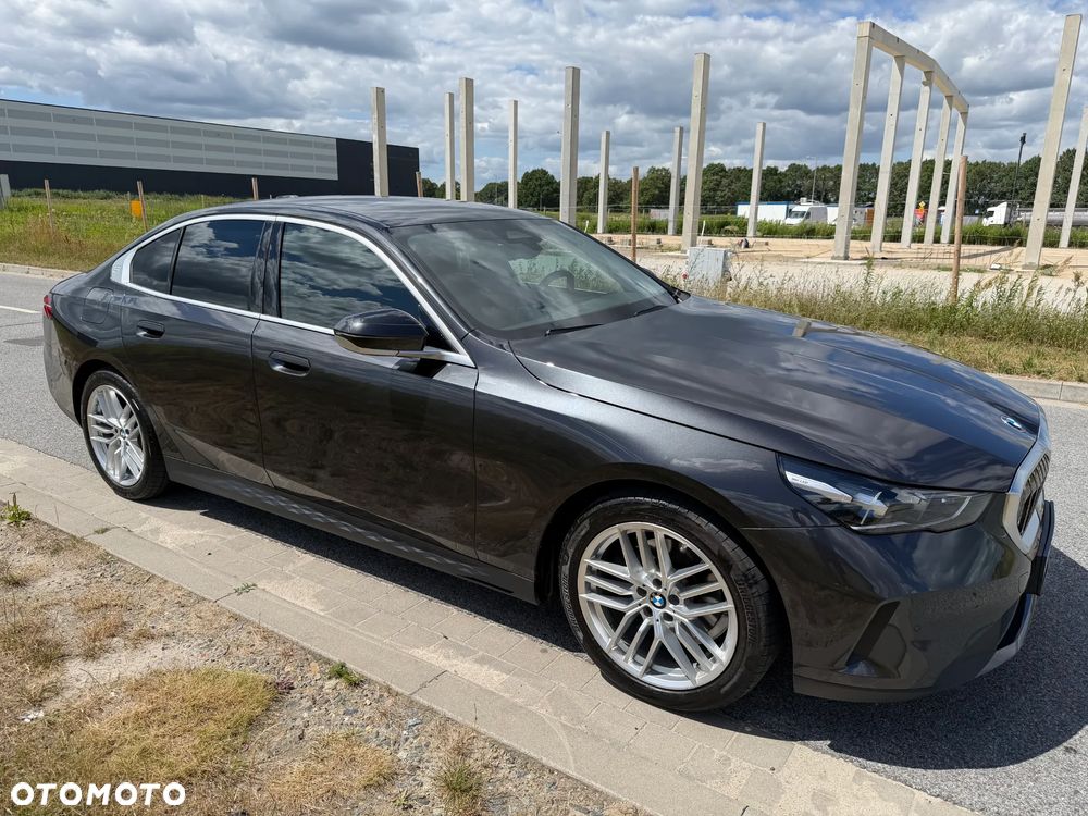 BMW Seria 5 520i mHEV - 6