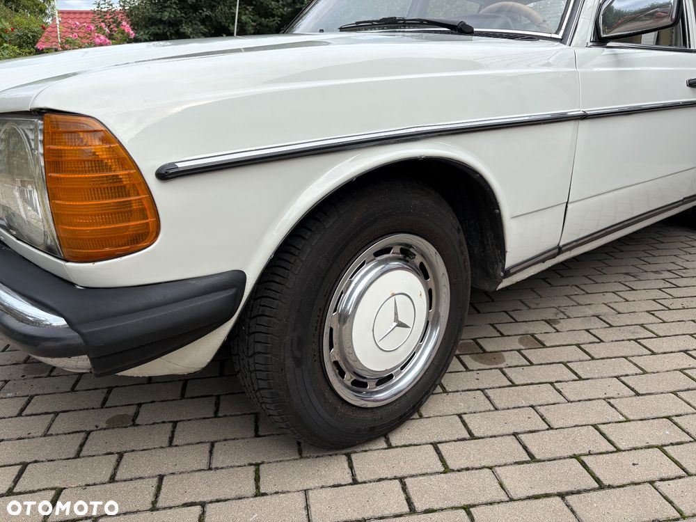 Mercedes-Benz W123 - 13