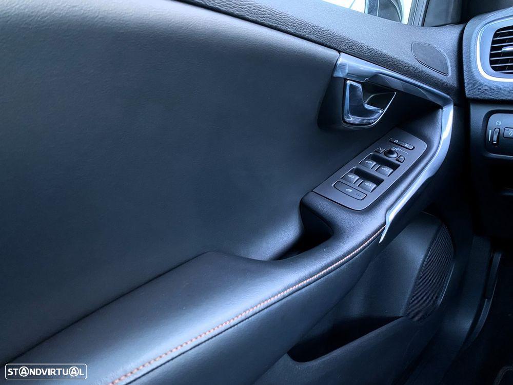Volvo V40 1.6 D2 Volvo Ocean Race - 34