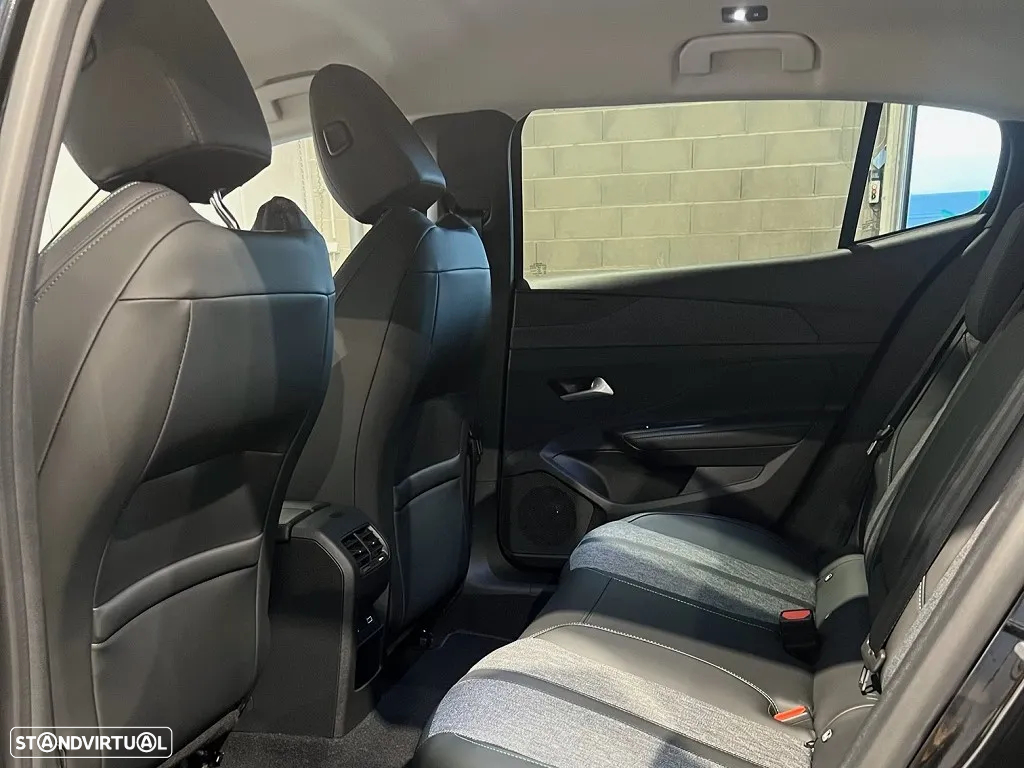 Peugeot 408 1.6 Hybrid Allure e-EAT8 - 14