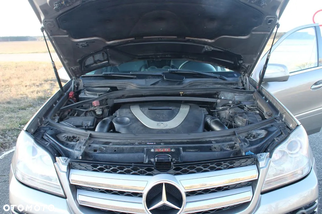 Mercedes-Benz GL 450 - 38