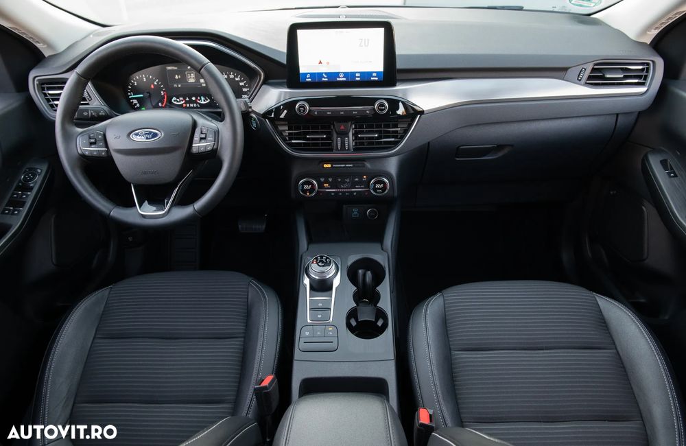 Ford Kuga - 36