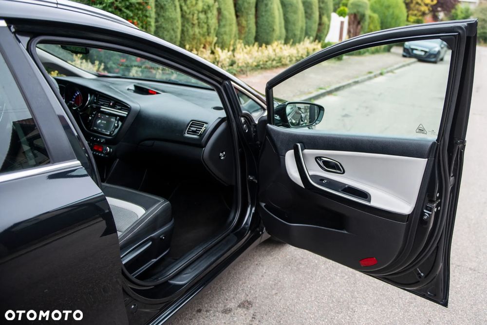 Kia Ceed 1.6 CRDi SCR L Business Line DCT - 36