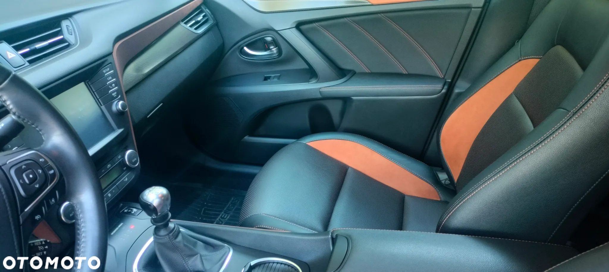 Toyota Avensis - 18